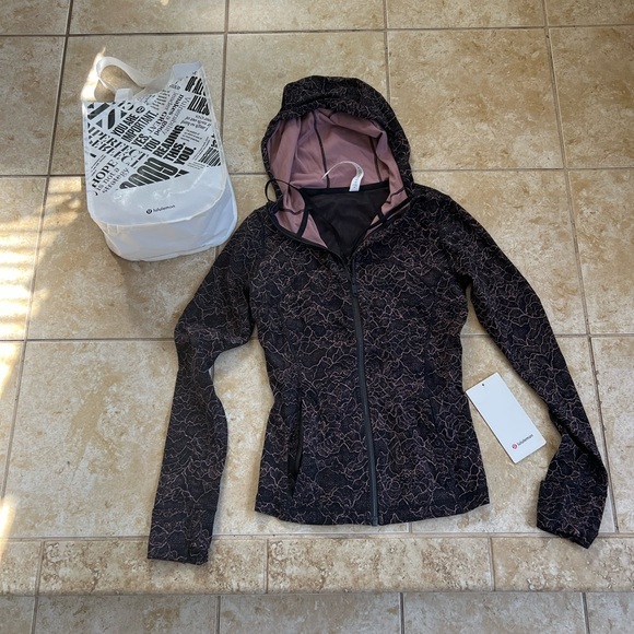 LuluLemon women’s Define Hooded jacket Nulu
Brand new - Picture 3 of 3